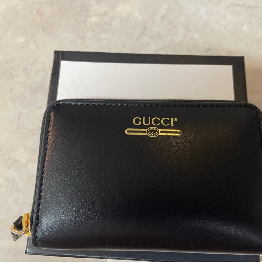 Gucci Black Zip-Around Wallet with Gold Detail - Picture 2 of 11